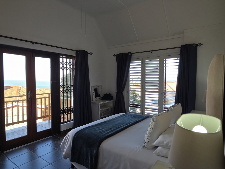 5 Bedroom Property for Sale in Wavecrest Eastern Cape